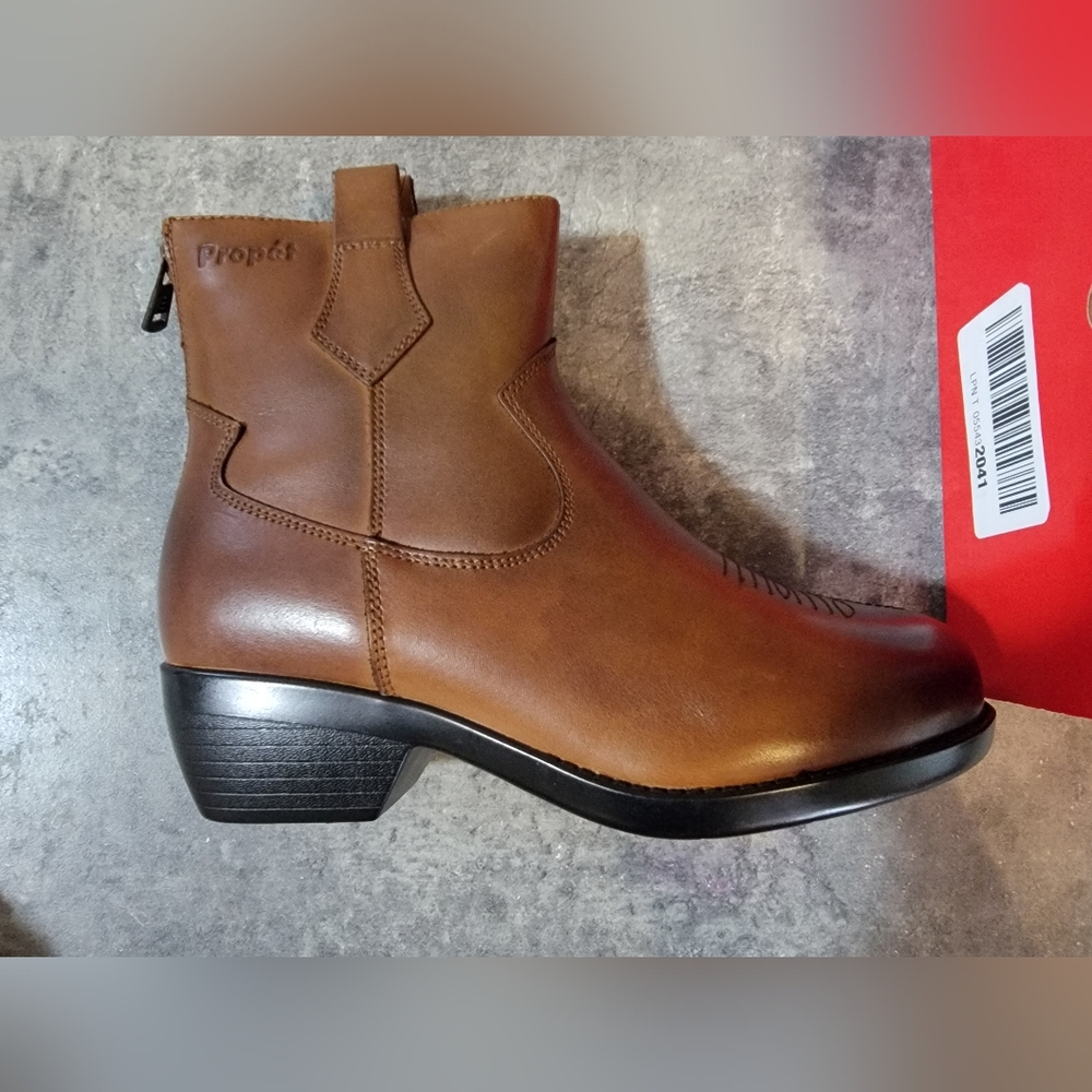 Propet Maisie Boot NEW IN BOX X(2E) Width